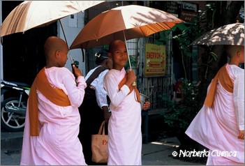 03_2004_09_myanmar_03de12_mandalay_12