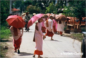 22_2004_09_myanmar_05de12_inlelake_05