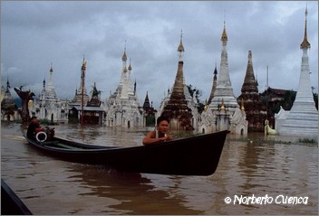 23_2004_09_myanmar_06de12_inlelake_12