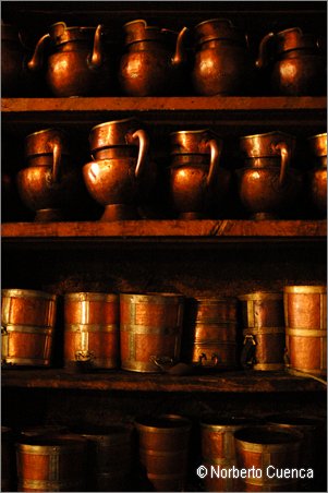 q_030_2005_08_tibet_0464a_lhasa1