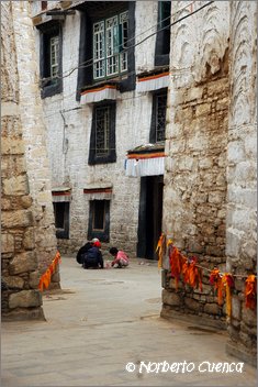 002_2005_08_tibet_0023_lhasa1