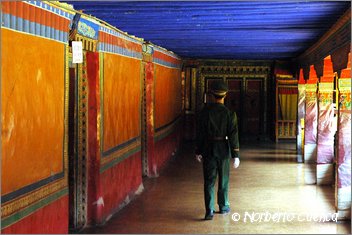 004_2005_08_tibet_0195_lhasa1