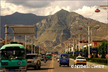 008_2005_08_tibet_0120_lhasa1