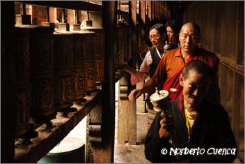 025_2005_08_tibet_0361_lhasa1