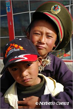 053_2005_08_tibet_0844_zhongba