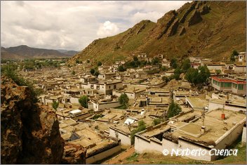 128_2005_08_tibet_1786_shigatse