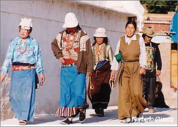 018_china2002_xiahe_peregrinos2
