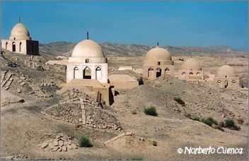 032_china2002_turpan_tumbas