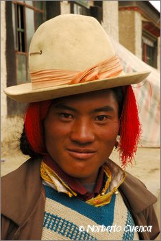 112_2005_08_tibet_1555_back_in_sangsang